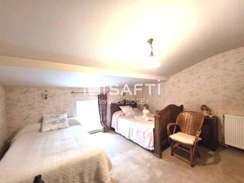 Maison - 270 m² - 8 pièces