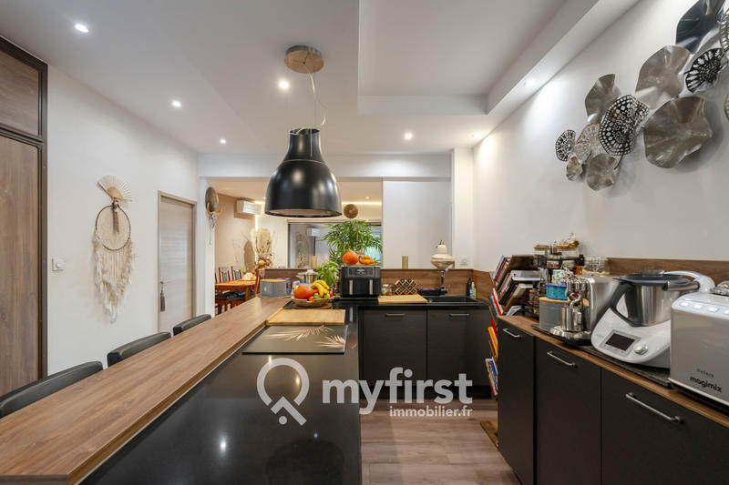 Appartement - 204 m² - 6 pièces