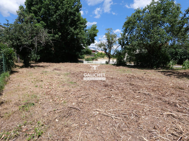 Terrain - 808 m²