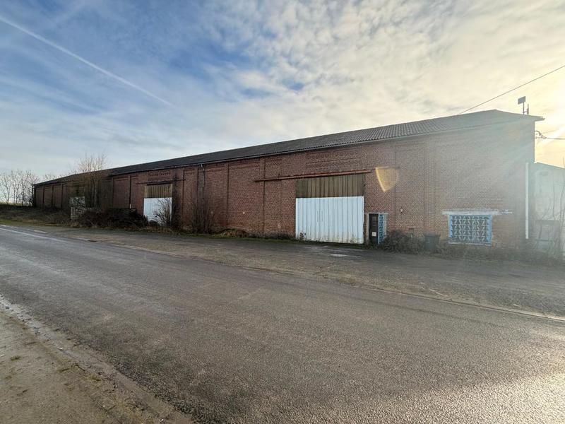 Entrepôt - 850 m²