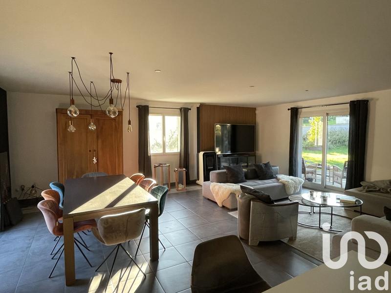 Maison - 200 m² - 7 pièces