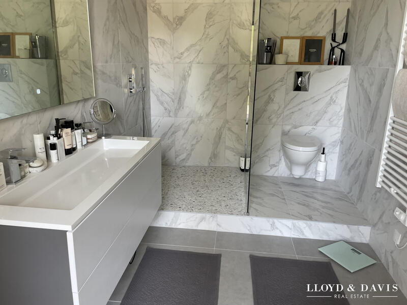 Maison contemporaine - 191 m² - 6 pièces