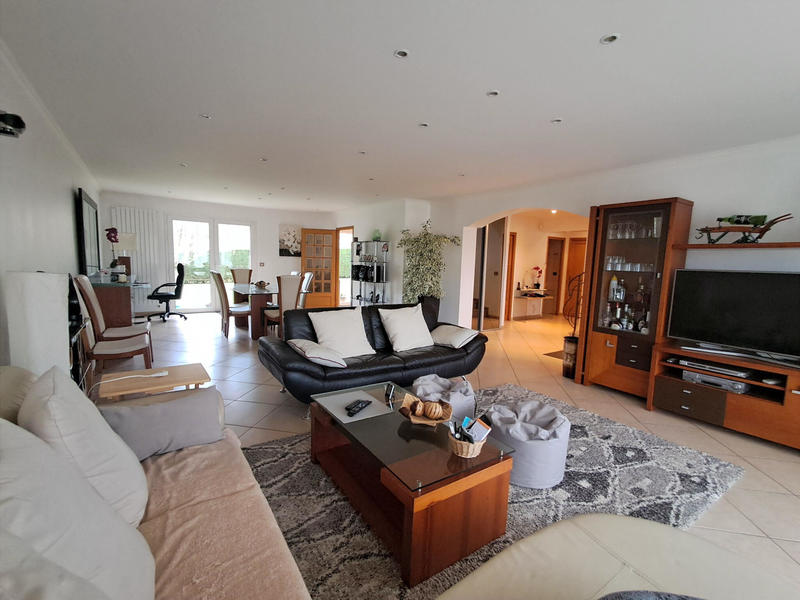 Maison - 205 m² - 7 pièces