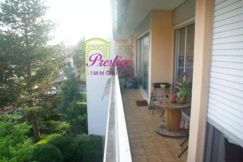 Appartement - 99 m² - 5 pièces