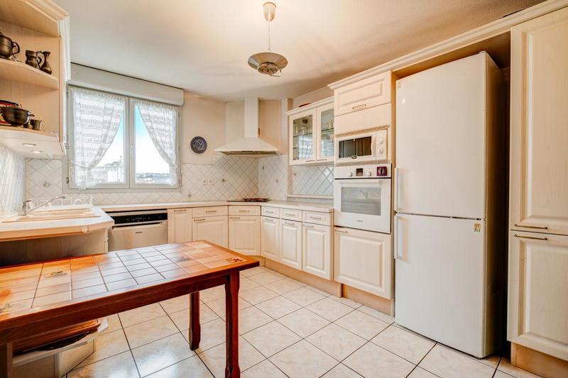 Appartement - 135 m² - 5 pièces