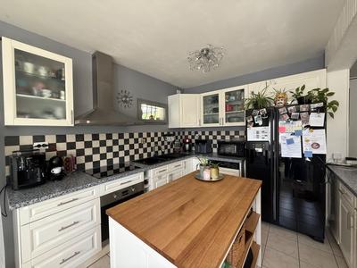 Maison - 102 m² - 4 pièces