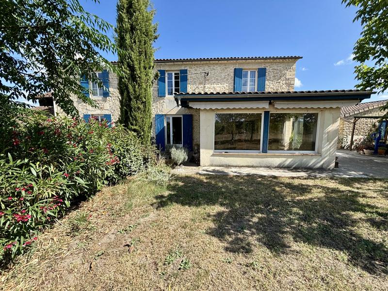 Maison en pierre - 200 m² - 6 pièces