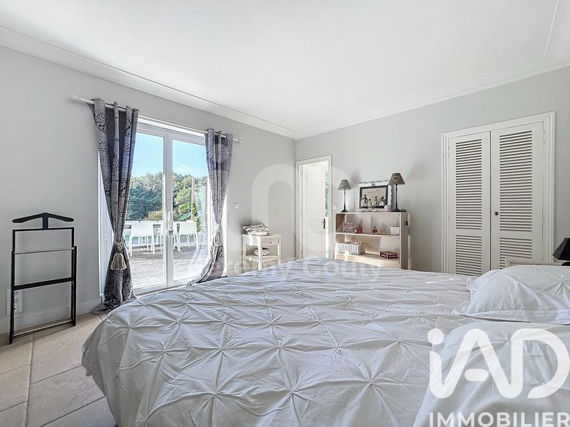 Maison - 259 m² - 10 pièces