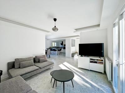 Maison - 102 m² - 5 pièces