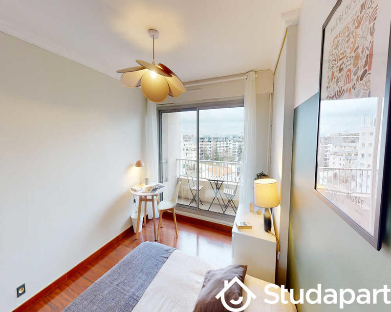 Chambre - 100 m² - 1 pièce