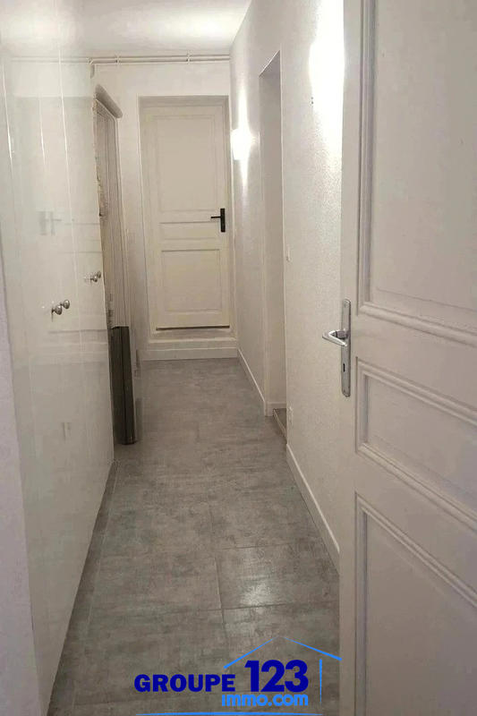 Maison - 220 m² - 6 pièces