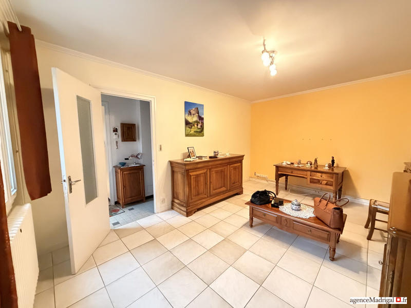 Maison - 90 m² - 5 pièces