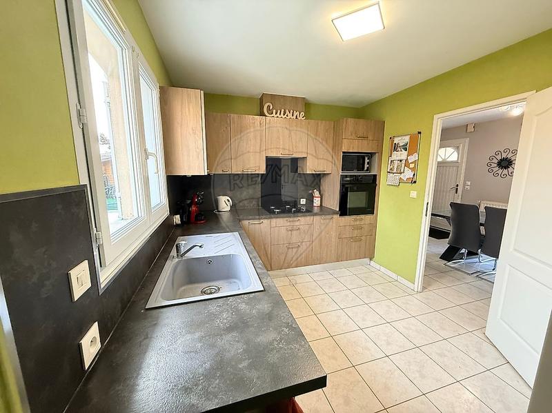 Maison - 93 m² - 4 pièces