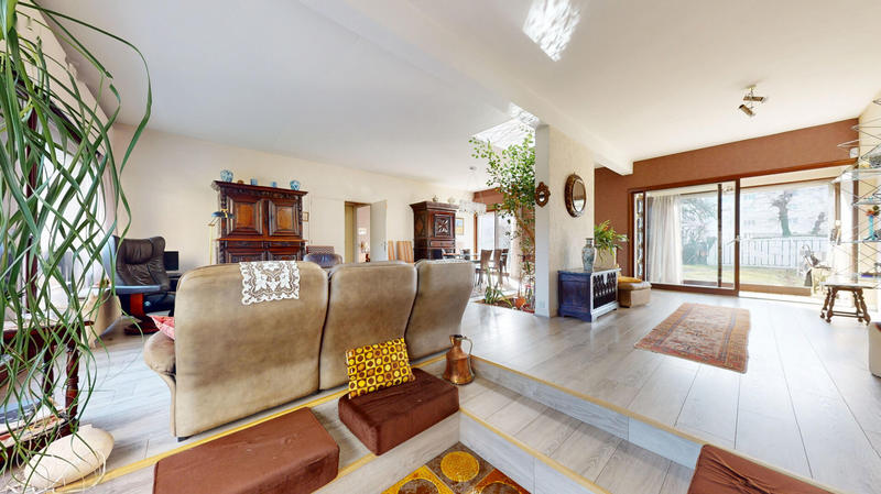 Maison - 140 m² - 6 pièces