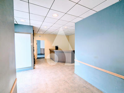 Local commercial - 106 m² - 4 pièces