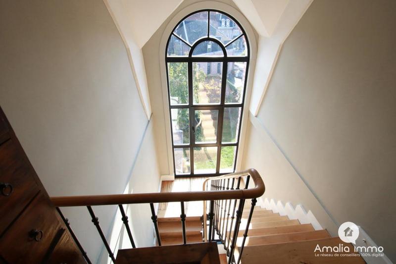 Demeure - 270 m² - 10 pièces