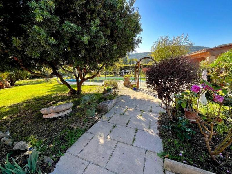 Maison - 138 m² - 6 pièces