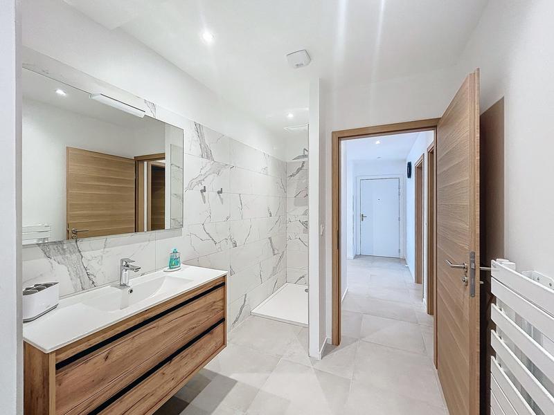 Appartement - 99 m² - 4 pièces