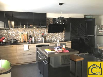 Maison - 90 m² - 3 pièces