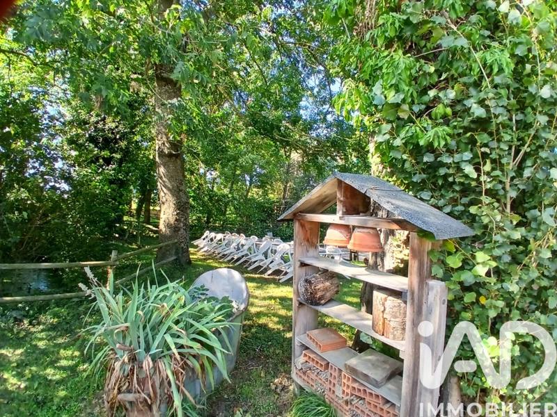 Appartement - 575 m² - 26 pièces