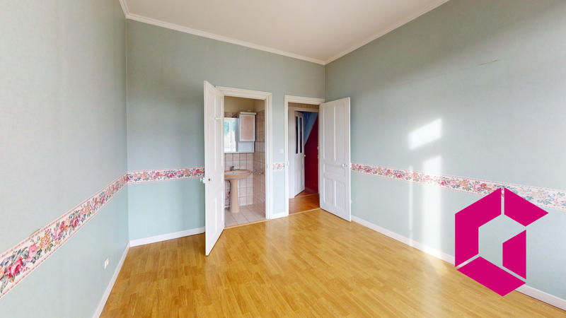 Maison - 217 m² - 9 pièces