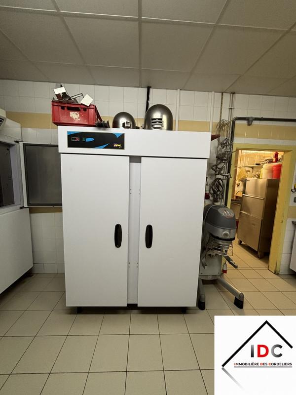 Fonds de commerce - 180 m²