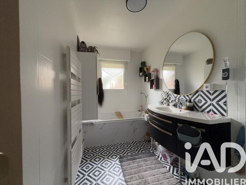 Maison - 137 m² - 6 pièces