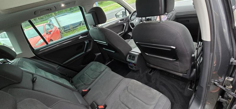 Volkswagen Tiguan 2.0 Tdi 150 Dsg7 Carat attelage toit pano camera pack luxe