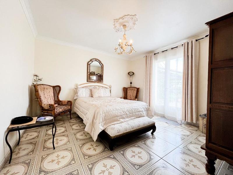 Maison - 191 m² - 8 pièces