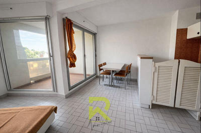 Studio - 25 m² - 1 pièce