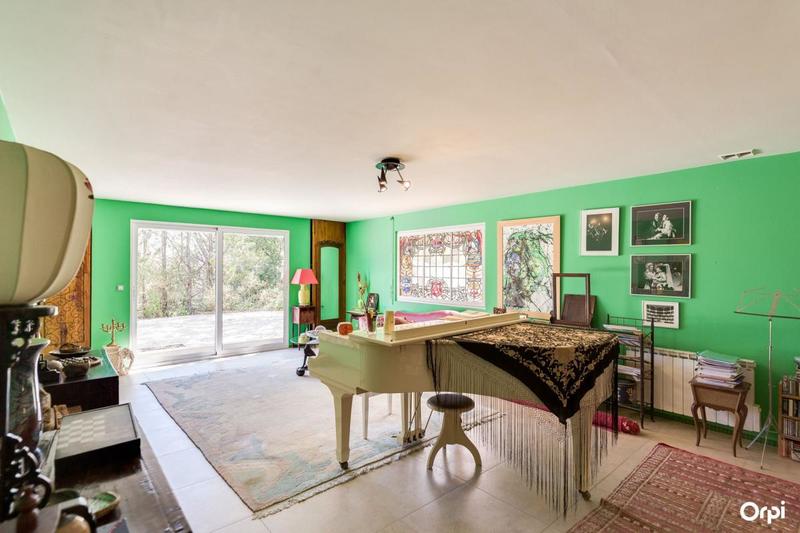 Maison - 246 m² - 7 pièces