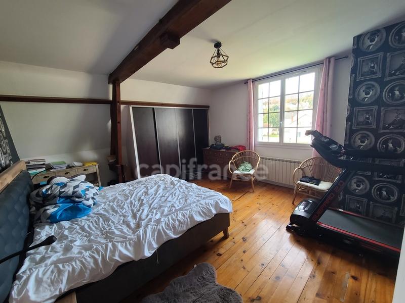 Maison - 210 m² - 10 pièces