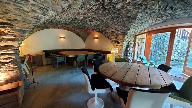 Maison - 422 m² - 20 pièces