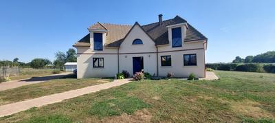 Pavillon - 240 m² - 8 pièces