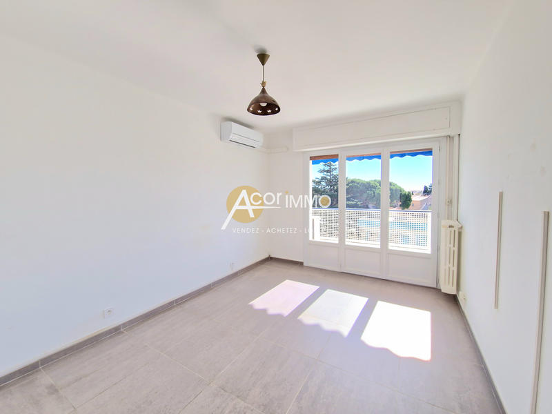 Appartement - 100 m² - 4 pièces