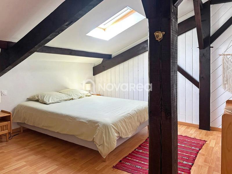 Maison - 312 m² - 9 pièces