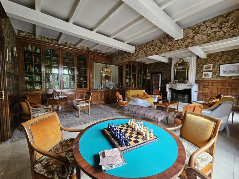 Propriété - 500 m² - 17 pièces