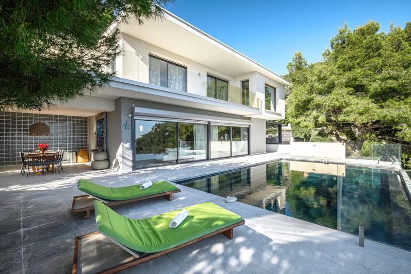 Villa - 300 m² - 9 pièces