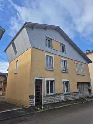 Maison - 200 m² - 7 pièces