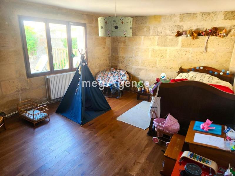 Maison - 230 m² - 8 pièces