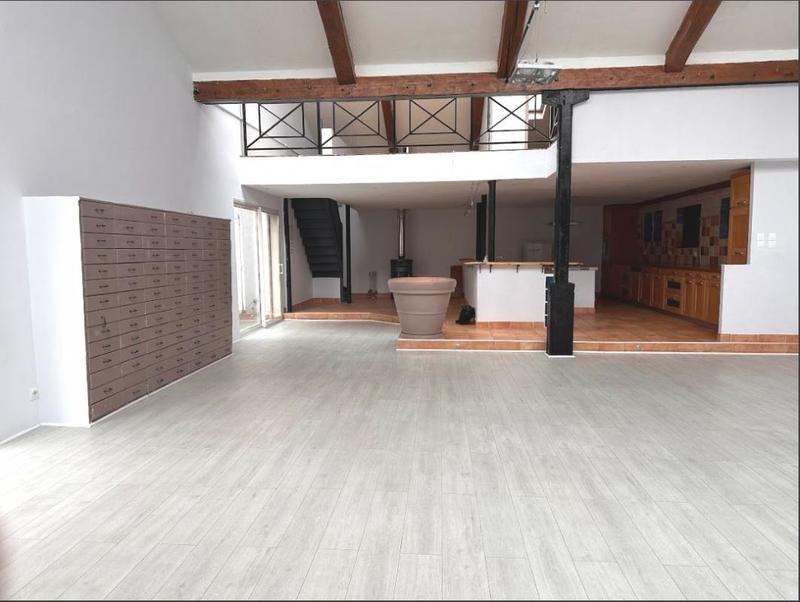 Maison - 255 m² - 5 pièces