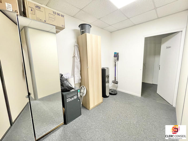 Bureau - 180 m²
