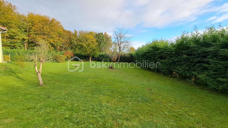 Maison traditionnelle - 181 m² - 7 pièces