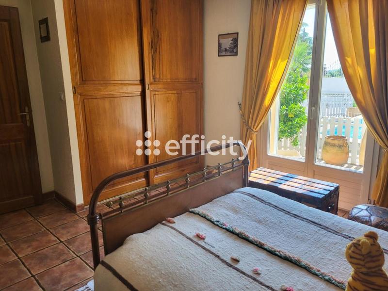 Maison - 165 m² - 8 pièces