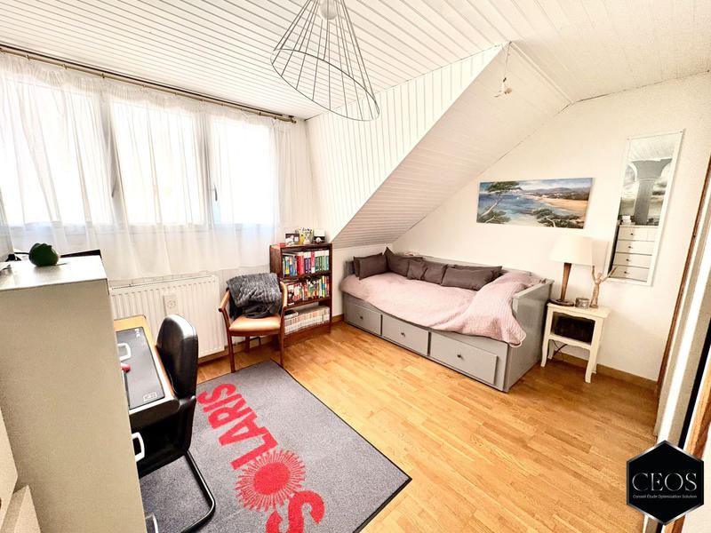 Maison - 180 m² - 8 pièces