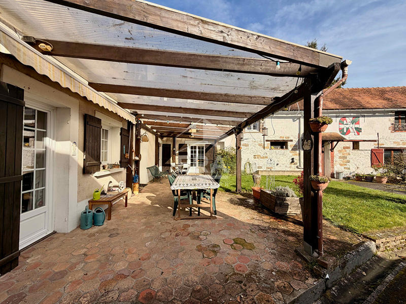 Maison - 240 m² - 10 pièces