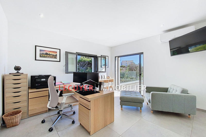 Maison - 104 m² - 4 pièces