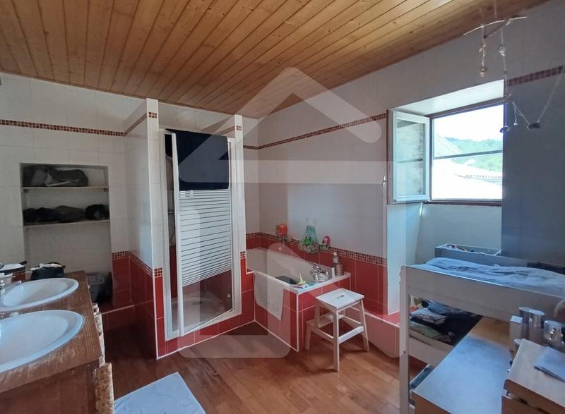 Maison - 141 m² - 6 pièces