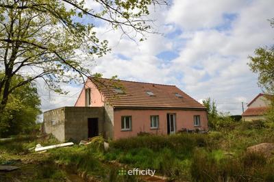 Maison traditionnelle - 159 m² - 4 pièces