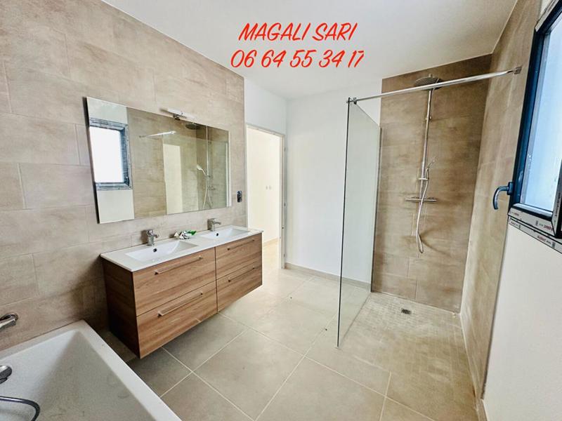 Villa - 99 m² - 5 pièces